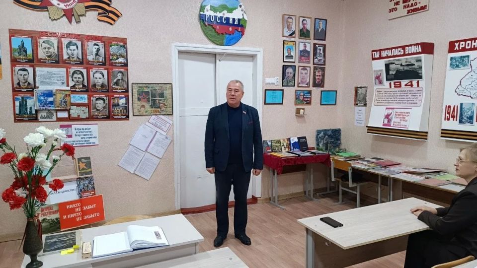 В Кировской школе №3 рассказали о жизни ее выпускника, Героя СССР Гильфана Батаршина В Кировской школе №3 рассказали о жизни ее выпускника, Героя СССР Гильфана Батаршина