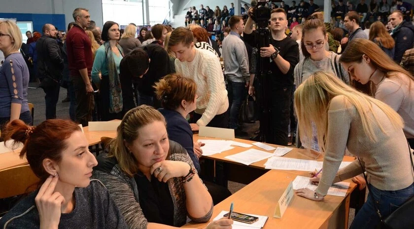 Более 200 жителей ЛНР подали заявки на бесплатное обучение в рамках нацпроекта «Кадры»