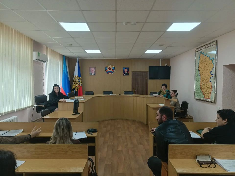 Готовимся к праздникам: в Ровеньках прошло рабочее совещание по подготовке к значимым датам Готовимся к праздникам: в Ровеньках прошло рабочее совещание по подготовке к значимым датам