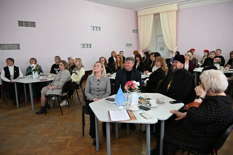 За каждым добрым делом — женщина За каждым добрым делом — женщина