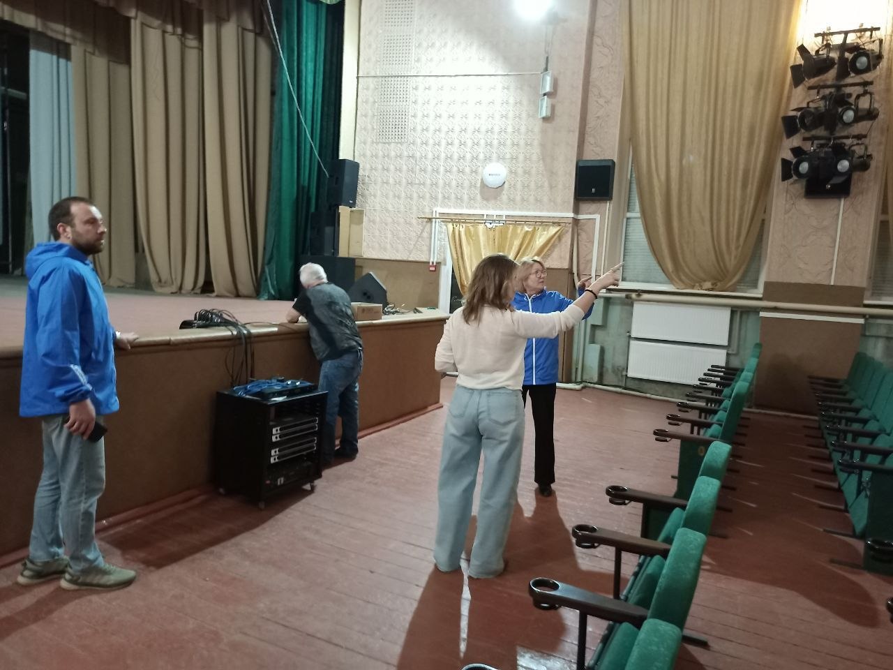 Кино в поселке Меловое: как работает новый кинотеатр Кино в поселке Меловое: как работает новый кинотеатр