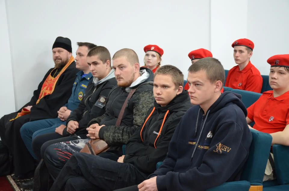 Марина Филиппова: В Новоайдарском округе отметили День призывника встречей с молодыми защитниками Родины Марина Филиппова: В Новоайдарском округе отметили День призывника встречей с молодыми защитниками Родины