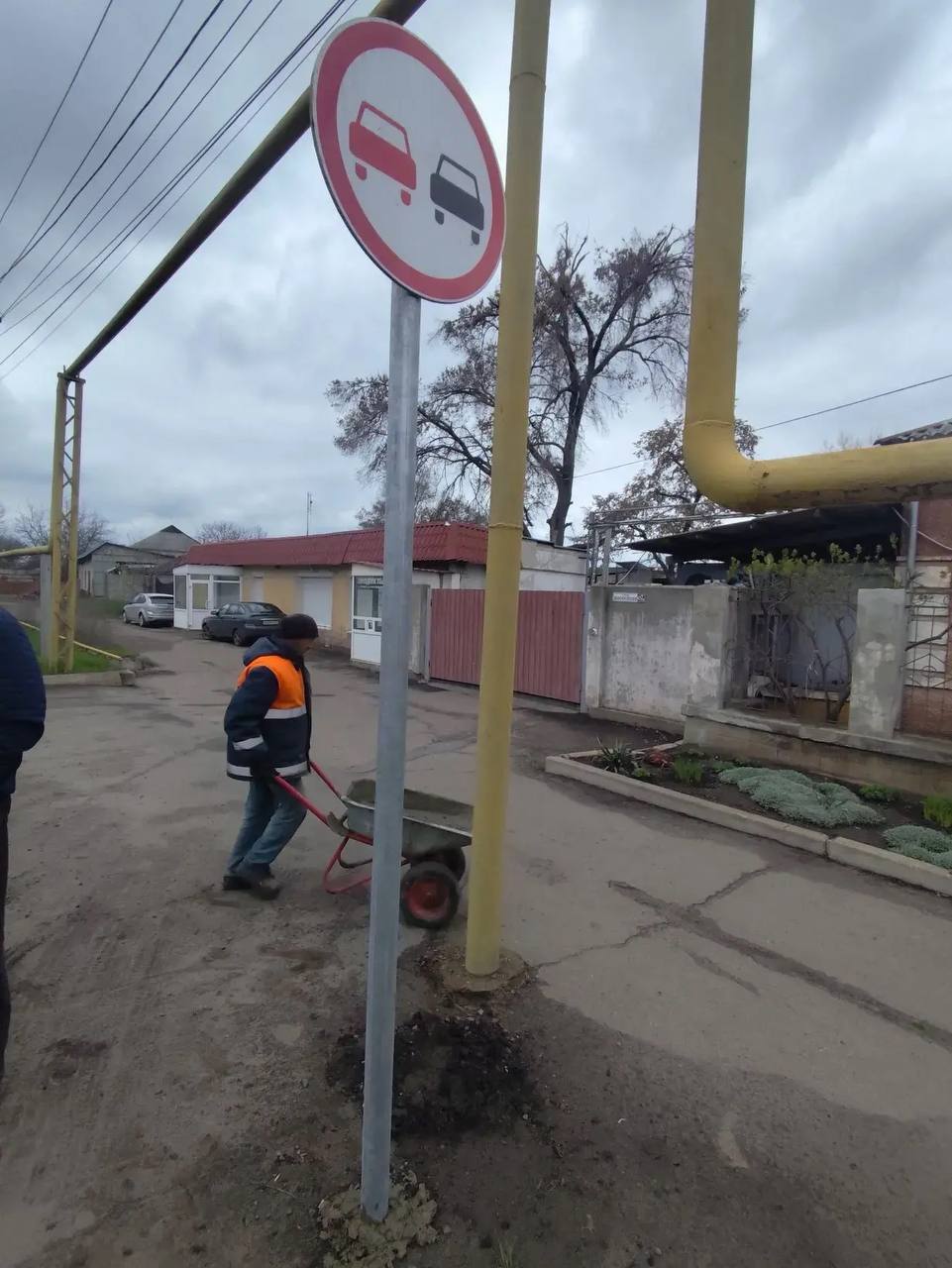 Сергей Козенко: Внимание на дорогу: в Суходольске установлены новые дорожные знаки! Сергей Козенко: Внимание на дорогу: в Суходольске установлены новые дорожные знаки!