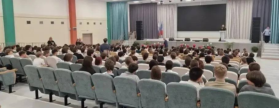 Военные следователи выступили в Ростове-на-Дону перед юнармейцами и школьниками Военные следователи выступили в Ростове-на-Дону перед юнармейцами и школьниками