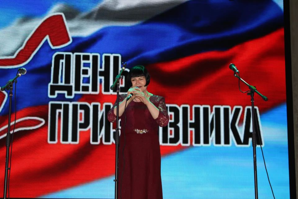 Служба Родине – дело чести: в Белокуракинском Доме культуры прошел праздничный концерт ко Дню призывника Служба Родине – дело чести: в Белокуракинском Доме культуры прошел праздничный концерт ко Дню призывника