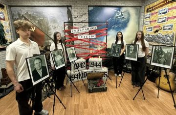 В музее "Без срока давности" Ровеньковской школы №3 открылась новая, пронзительная экспозиция под названием "Украденное детство: остарбайтеры и узники концлагерей"