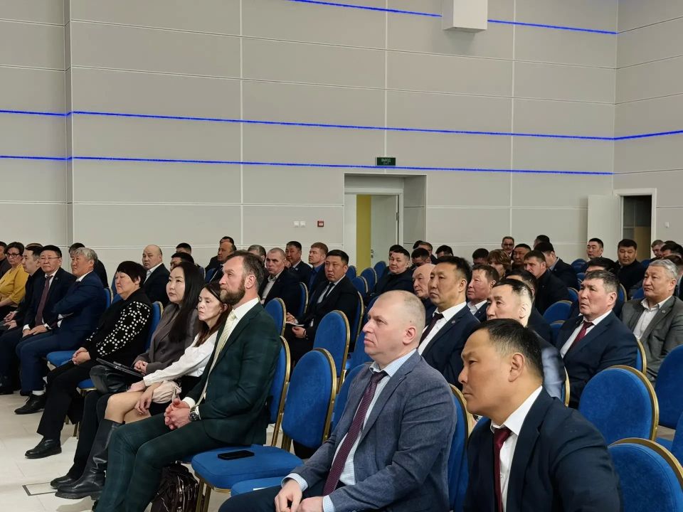 Сегодня в Якутске в рамках X съезда Совета муниципальных образований Республики Саха (Якутия) под председательством первого заместителя Председателя Правительства Республики Саха (Якутия) Дмитрия Садовникова прошло... Сегодня в Якутске в рамках X съезда Совета муниципальных образований Республики Саха (Якутия) под председательством первого заместителя Председателя Правительства Республики Саха (Якутия) Дмитрия Садовникова прошло...