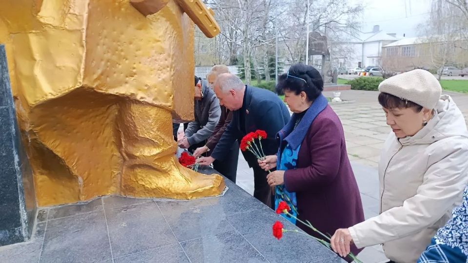 В Кировской школе №3 рассказали о жизни ее выпускника, Героя СССР Гильфана Батаршина В Кировской школе №3 рассказали о жизни ее выпускника, Героя СССР Гильфана Батаршина