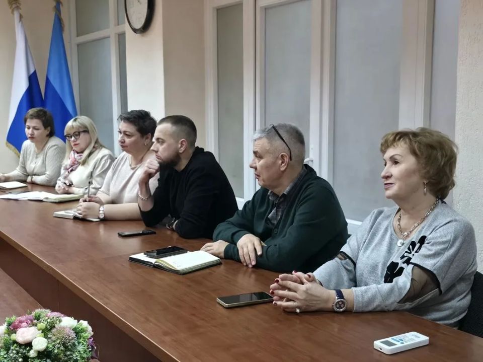 В Министерстве здравоохранения ЛНР состоялась встреча с представителями ФГБУ «НМИЦ эндокринологии имени академика И.И. Дедова» Минздрава Российской Федерации В Министерстве здравоохранения ЛНР состоялась встреча с представителями ФГБУ «НМИЦ эндокринологии имени академика И.И. Дедова» Минздрава Российской Федерации