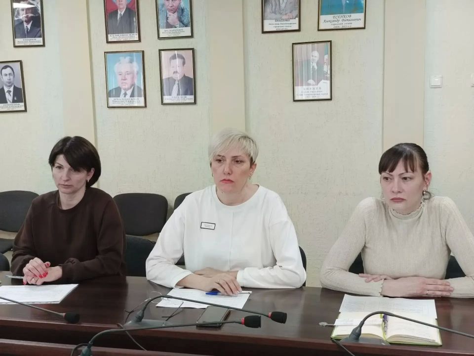 Андрей Рубанцов: Поддержка и оказание помощи семьям погибших героев, принимавших участие в специальной военной операции, – одно из ключевых направлений работы Администрации городского округа город Ровеньки Андрей Рубанцов: Поддержка и оказание помощи семьям погибших героев, принимавших участие в специальной военной операции, – одно из ключевых направлений работы Администрации городского округа город Ровеньки