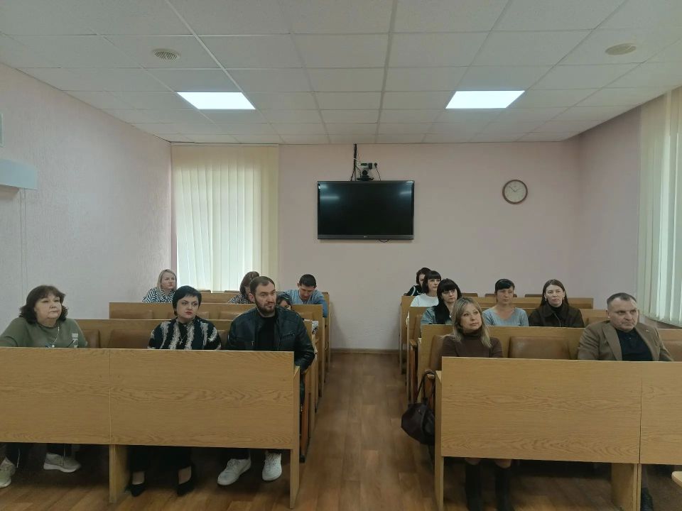 Готовимся к праздникам: в Ровеньках прошло рабочее совещание по подготовке к значимым датам Готовимся к праздникам: в Ровеньках прошло рабочее совещание по подготовке к значимым датам