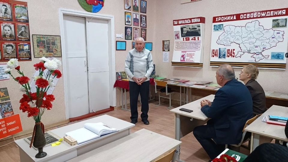 В Кировской школе №3 рассказали о жизни ее выпускника, Героя СССР Гильфана Батаршина В Кировской школе №3 рассказали о жизни ее выпускника, Героя СССР Гильфана Батаршина