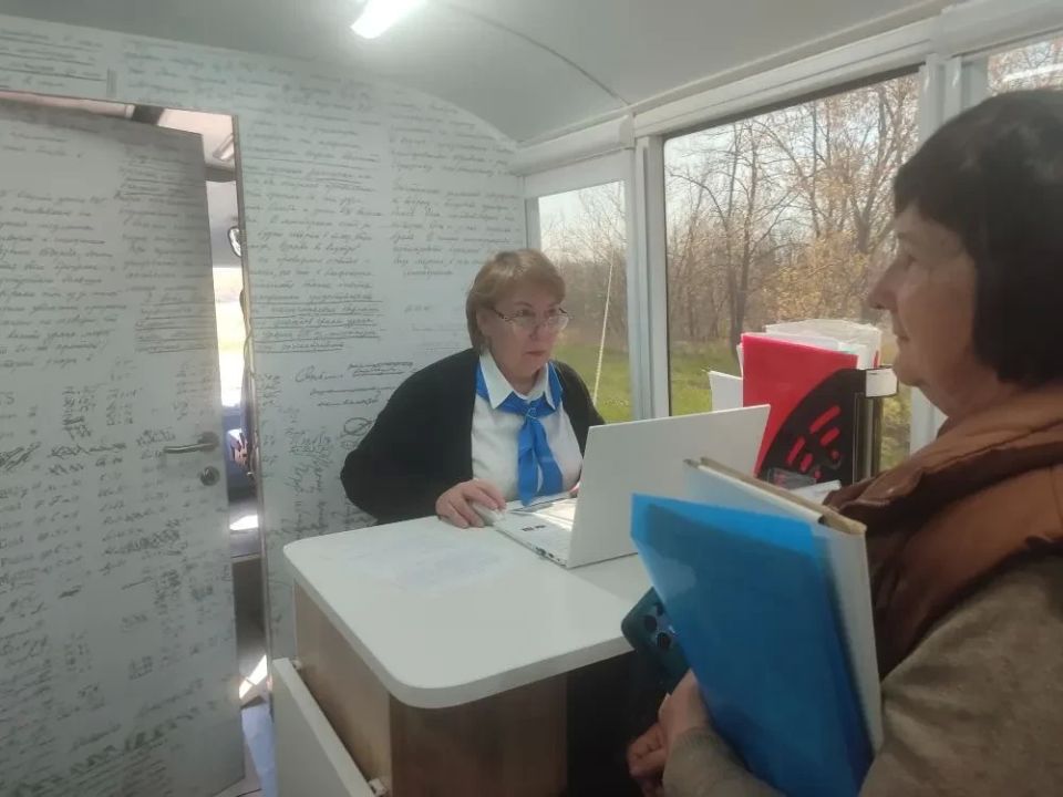 ОП «Энергосбыт Луганск» проводит выездное обслуживание жителей пгт ОП «Энергосбыт Луганск» проводит выездное обслуживание жителей пгт