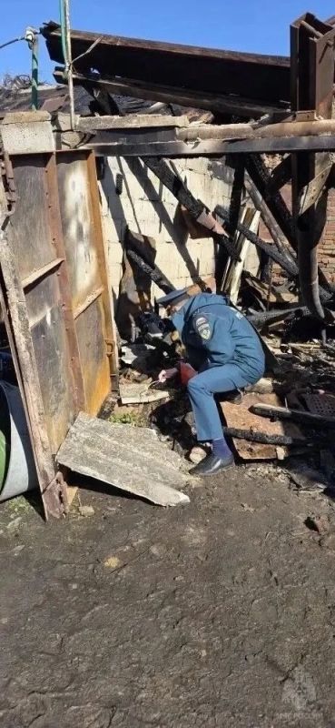 В Старобельске ночью загорелся гараж В Старобельске ночью загорелся гараж