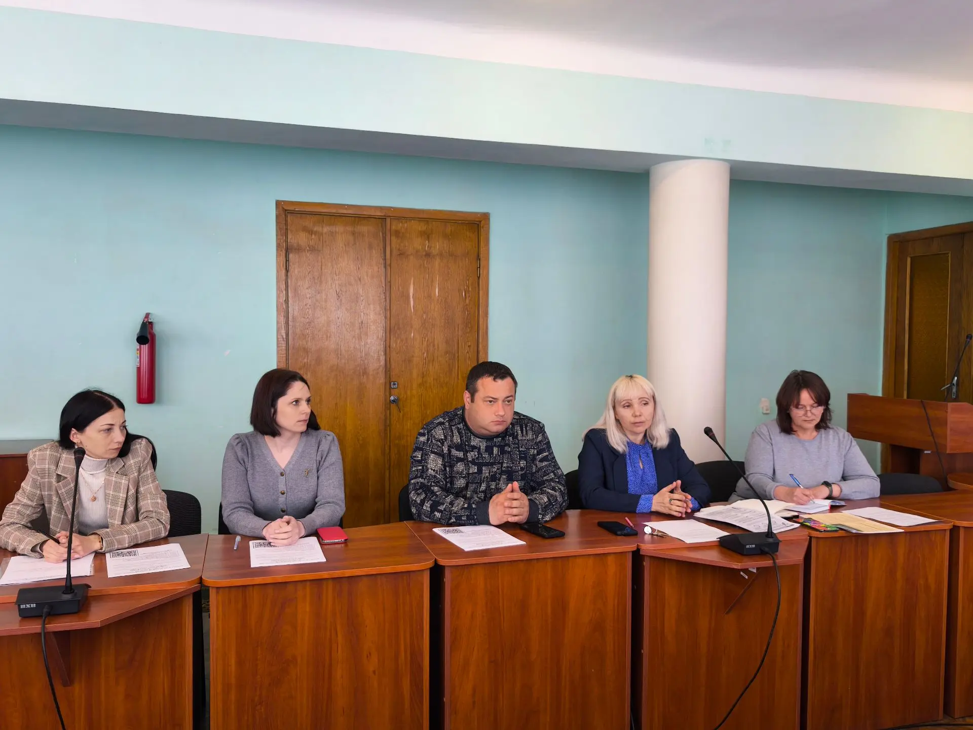 В Кировске обсудили вопросы защиты детства и профилактики семейного неблагополучия В Кировске обсудили вопросы защиты детства и профилактики семейного неблагополучия