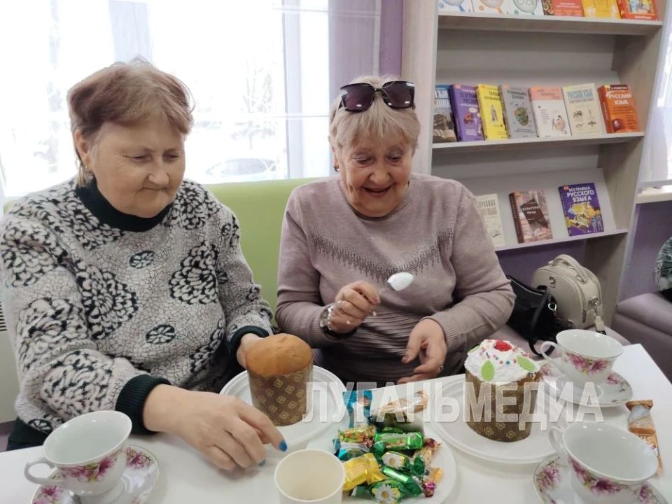 В Стаханове провели пасхальную встречу «Свет Радоницы» В Стаханове провели пасхальную встречу «Свет Радоницы»