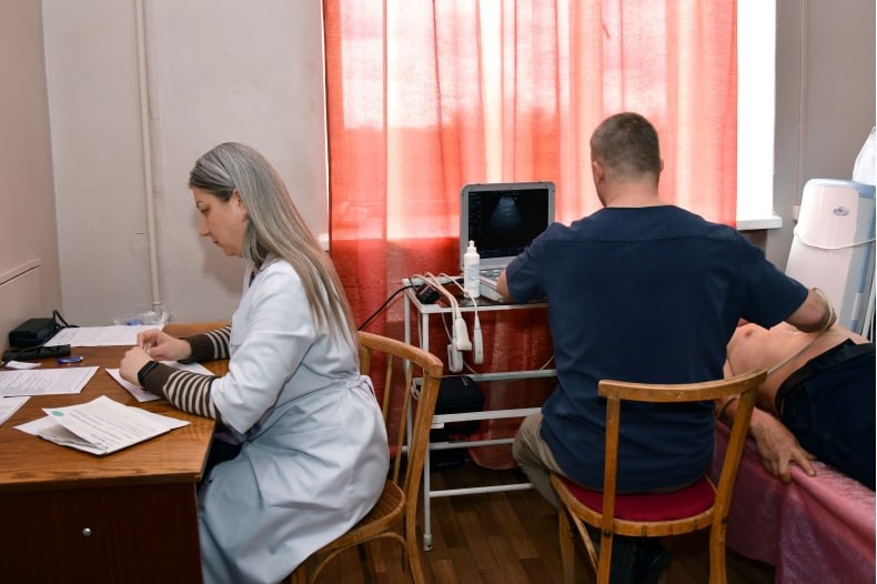 Первые приёмы красноярских врачей уже ведутся в Свердловской ЦГМБ