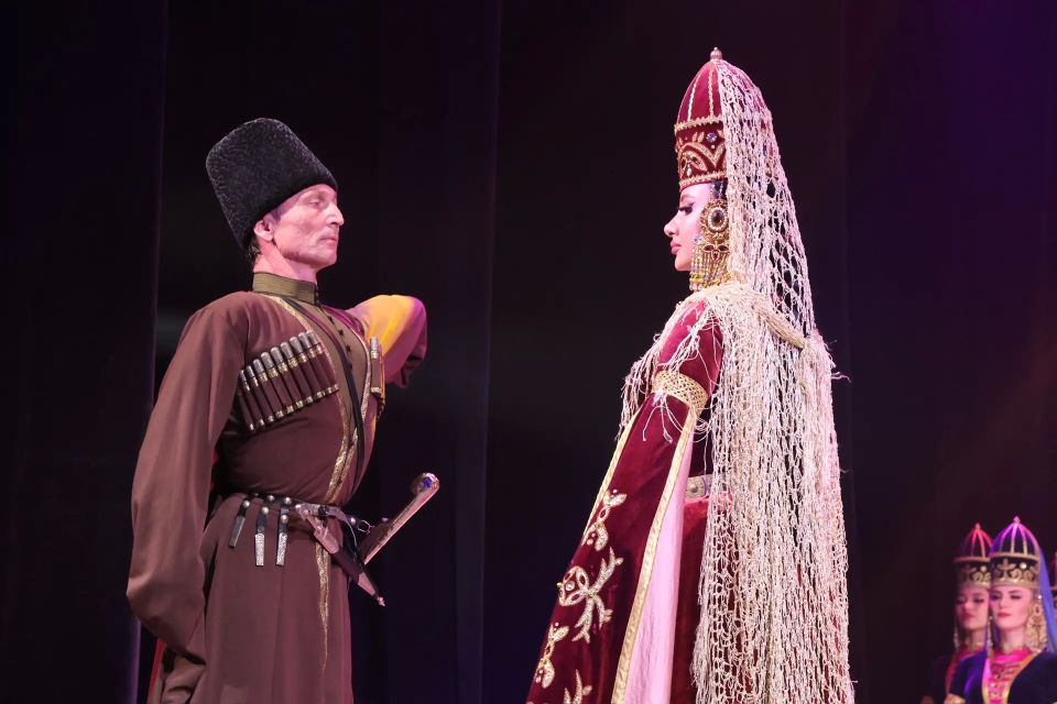 В Луганске с большим успехом прошла концертная программа «В вихре танца» Государственного театра танца Государственной филармонии Карачаево-Черкесской Республики В Луганске с большим успехом прошла концертная программа «В вихре танца» Государственного театра танца Государственной филармонии Карачаево-Черкесской Республики