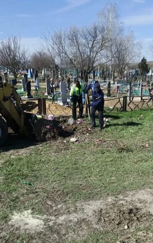 В ТРОИЦКОМ МУНИЦИПАЛЬНОМ ОКРУГЕ ПРОВЕЛИ РАБОТЫ ПО НАВЕДЕНИЮ ПОРЯДКА НА КЛАДБИЩАХ К ПАСХАЛЬНЫМ ПРАЗДНИКАМ В ТРОИЦКОМ МУНИЦИПАЛЬНОМ ОКРУГЕ ПРОВЕЛИ РАБОТЫ ПО НАВЕДЕНИЮ ПОРЯДКА НА КЛАДБИЩАХ К ПАСХАЛЬНЫМ ПРАЗДНИКАМ