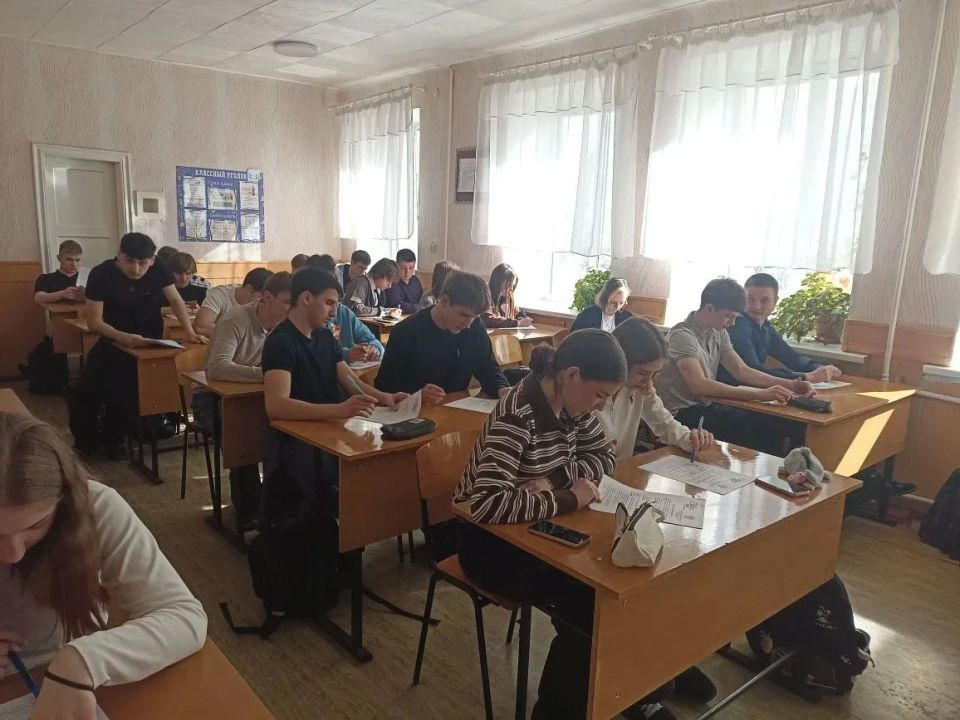 День молодого избирателя прошёл в Красном Луче День молодого избирателя прошёл в Красном Луче