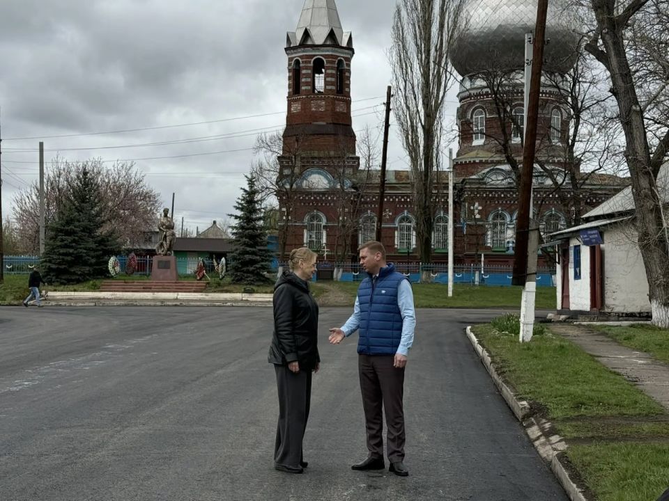 По народной программе Единой России в Кировске ремонтируют дорожное покрытие в п.Голубовское и по ул.Степная По народной программе Единой России в Кировске ремонтируют дорожное покрытие в п.Голубовское и по ул.Степная