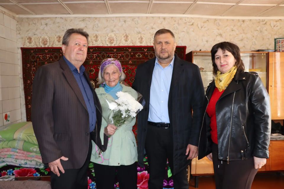 95-летний юбилей жительницы села Ореховка: поздравление от Президента и тёплые слова от Главы округа 95-летний юбилей жительницы села Ореховка: поздравление от Президента и тёплые слова от Главы округа