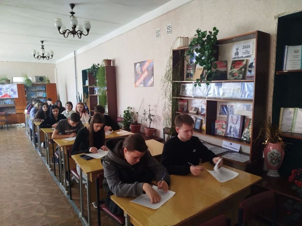 День молодого избирателя прошёл в Красном Луче День молодого избирателя прошёл в Красном Луче