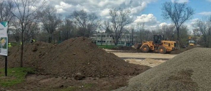 В поселке городского типа Успенка стартовали работы по созданию современной спортивной площадки В поселке городского типа Успенка стартовали работы по созданию современной спортивной площадки