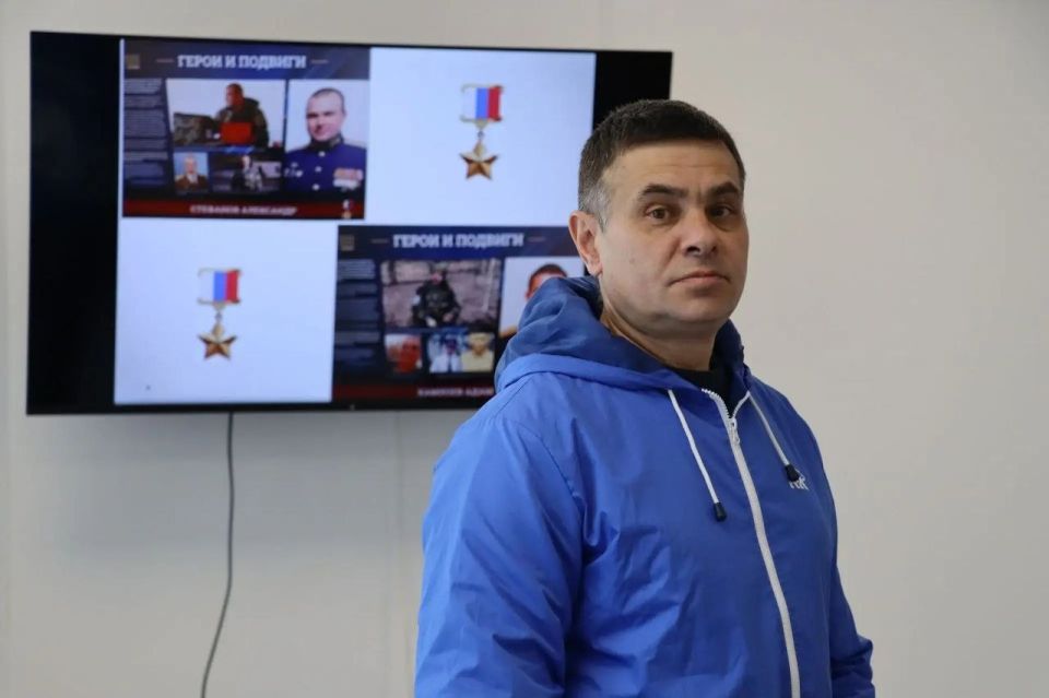 При поддержке единороссов в Северодонецке продолжаются встречи в рамках масштабного Всероссийского проекта «Диалоги с Героями» При поддержке единороссов в Северодонецке продолжаются встречи в рамках масштабного Всероссийского проекта «Диалоги с Героями»