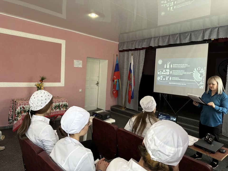 День молодого избирателя в Антраците: лекция для будущих медиков День молодого избирателя в Антраците: лекция для будущих медиков