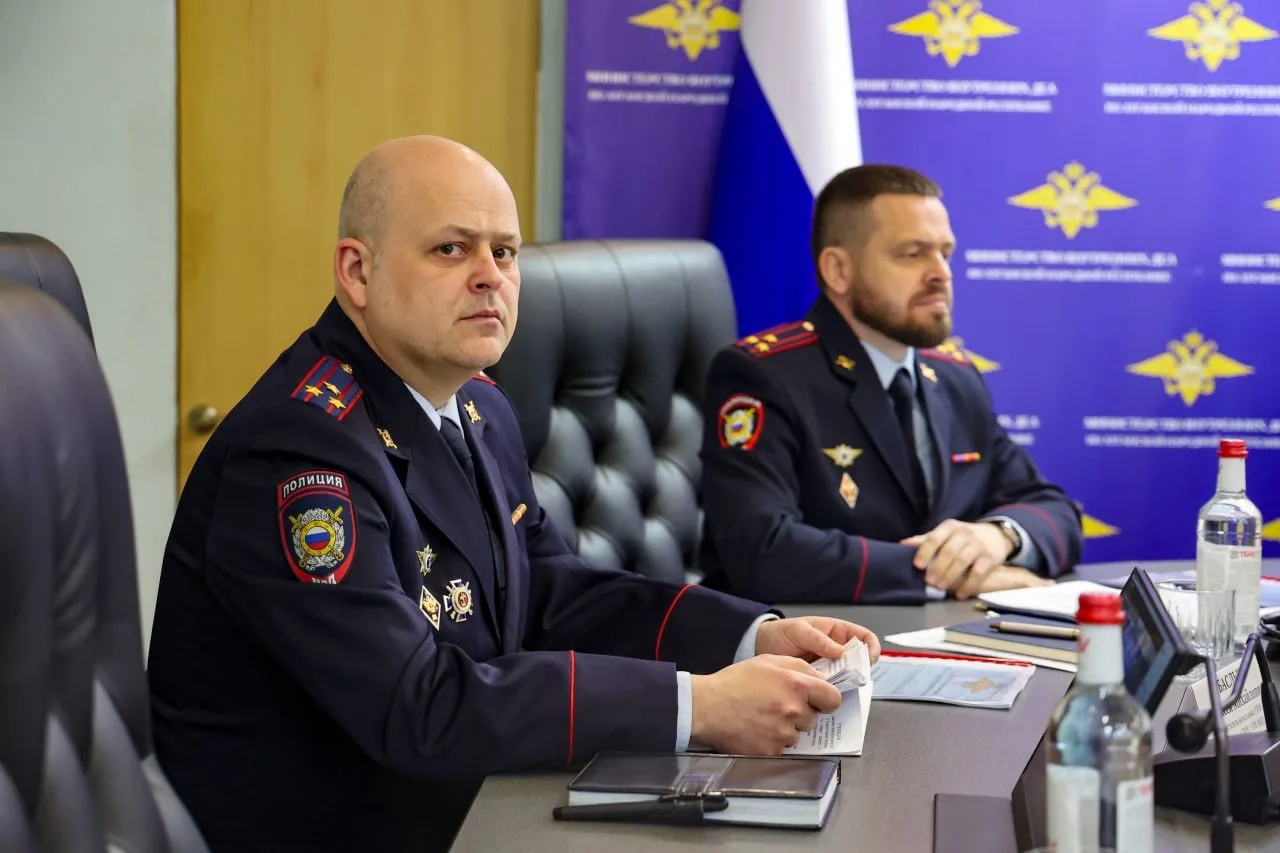 В Управлении по вопросам миграции подвели итоги деятельности за первый квартал года и наградили отличившихся сотрудников В Управлении по вопросам миграции подвели итоги деятельности за первый квартал года и наградили отличившихся сотрудников