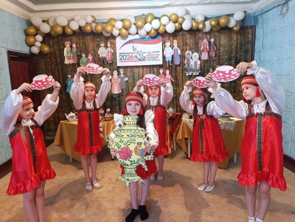 Россия – это не просто территория, где проживают представители разных национальностей Россия – это не просто территория, где проживают представители разных национальностей