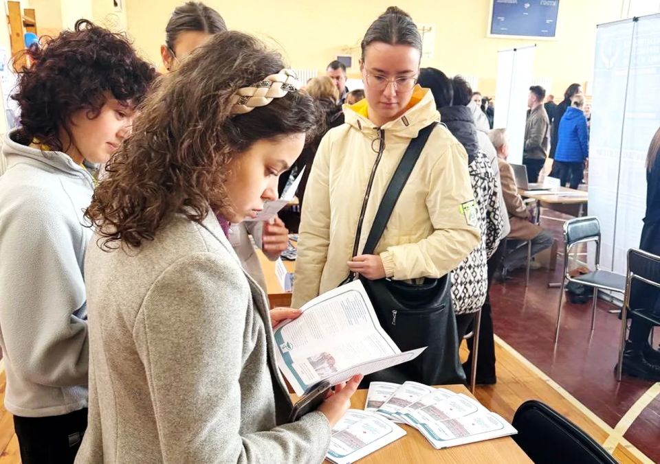Луганская городская больница № 1 приняла участие в ярмарке вакансий Луганская городская больница № 1 приняла участие в ярмарке вакансий