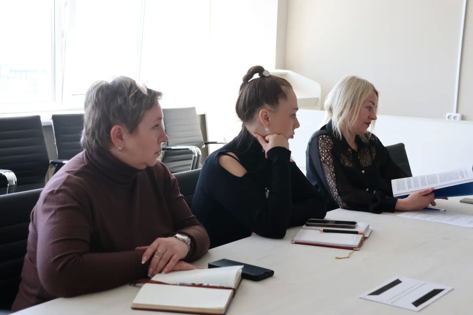 В Минкультуры ЛНР обсудили создание информационного сборника о культуре ЛНР В Минкультуры ЛНР обсудили создание информационного сборника о культуре ЛНР