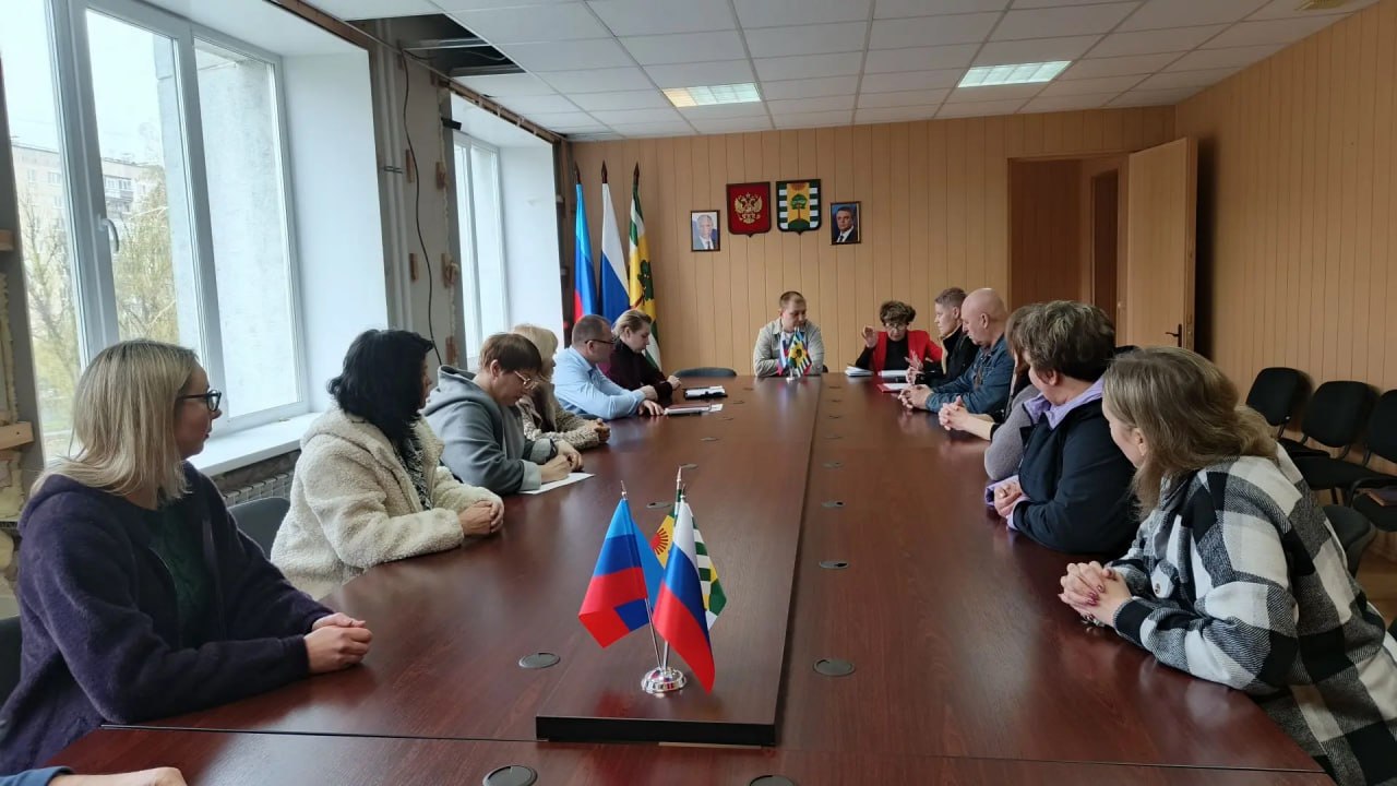 14.04.2026 в здании Администрации Г.о.г. Рубежное состоялись публичные слушания по темам: 14.04.2026 в здании Администрации Г.о.г. Рубежное состоялись публичные слушания по темам: