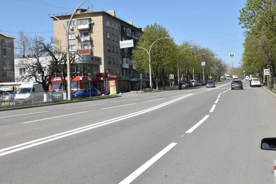 Народная программа в действии: в Антраците обновляют дорожную разметку Народная программа в действии: в Антраците обновляют дорожную разметку