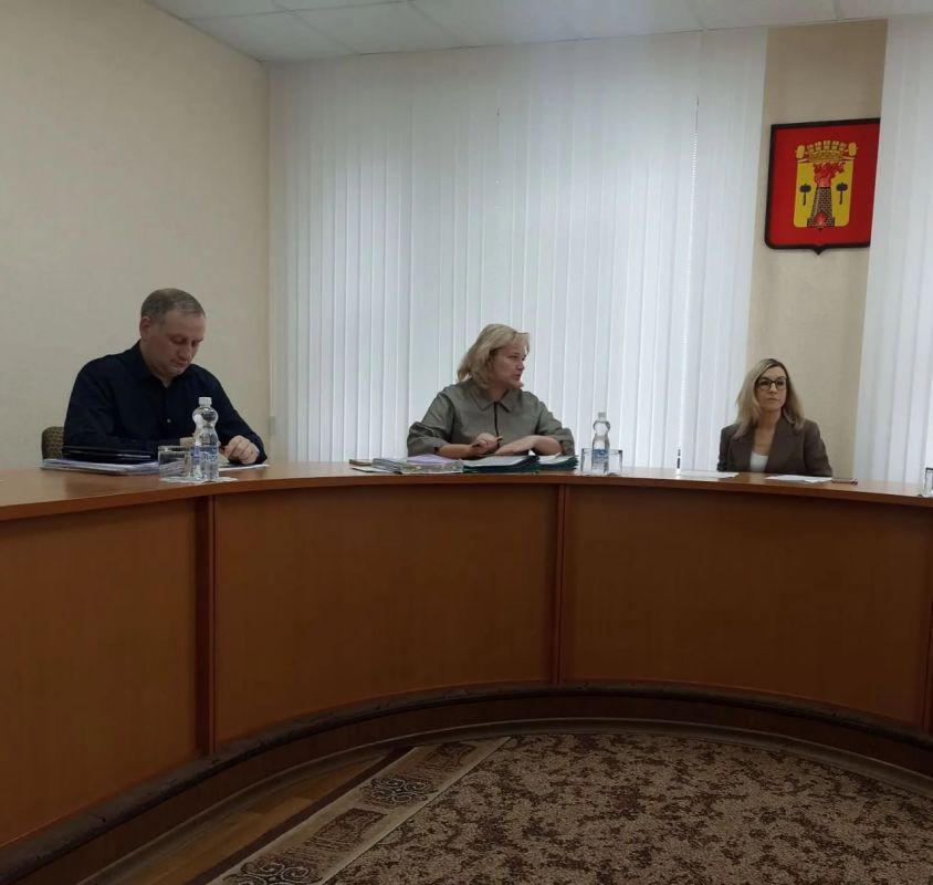 На очередном заседании административной комиссии Администрации г. Луганска рассмотрено 10 дел по составленным уполномоченными лицами административным протоколам На очередном заседании административной комиссии Администрации г. Луганска рассмотрено 10 дел по составленным уполномоченными лицами административным протоколам