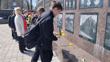 В Стаханове школьники прошли по маршруту памяти