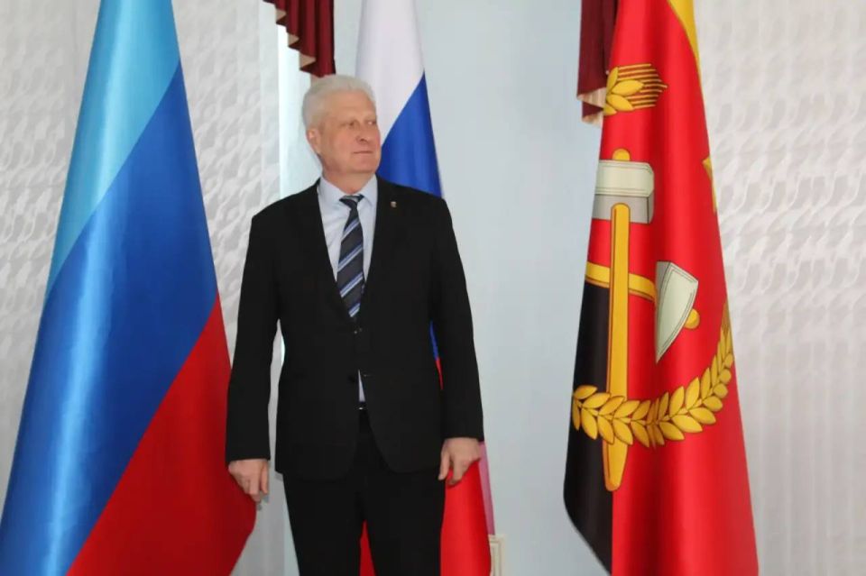 Сергей Козенко: В преддверии Дня работника службы занятости, с особой гордостью поздравил сотрудников Территориального отделения ГКУ «Республиканский центр занятости населения ЛНР» в городе Краснодоне и Краснодонском районе... Сергей Козенко: В преддверии Дня работника службы занятости, с особой гордостью поздравил сотрудников Территориального отделения ГКУ «Республиканский центр занятости населения ЛНР» в городе Краснодоне и Краснодонском районе...