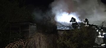 Ночной пожар в Старобельске - огонь уничтожил гараж и едва не перекинулся на жилые дома