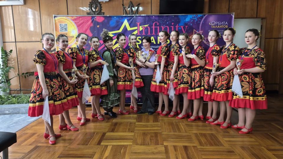 Артисты из поселка Новосветловка покорили сцену международного фестиваля Артисты из поселка Новосветловка покорили сцену международного фестиваля