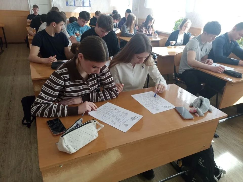 День молодого избирателя прошёл в Красном Луче День молодого избирателя прошёл в Красном Луче