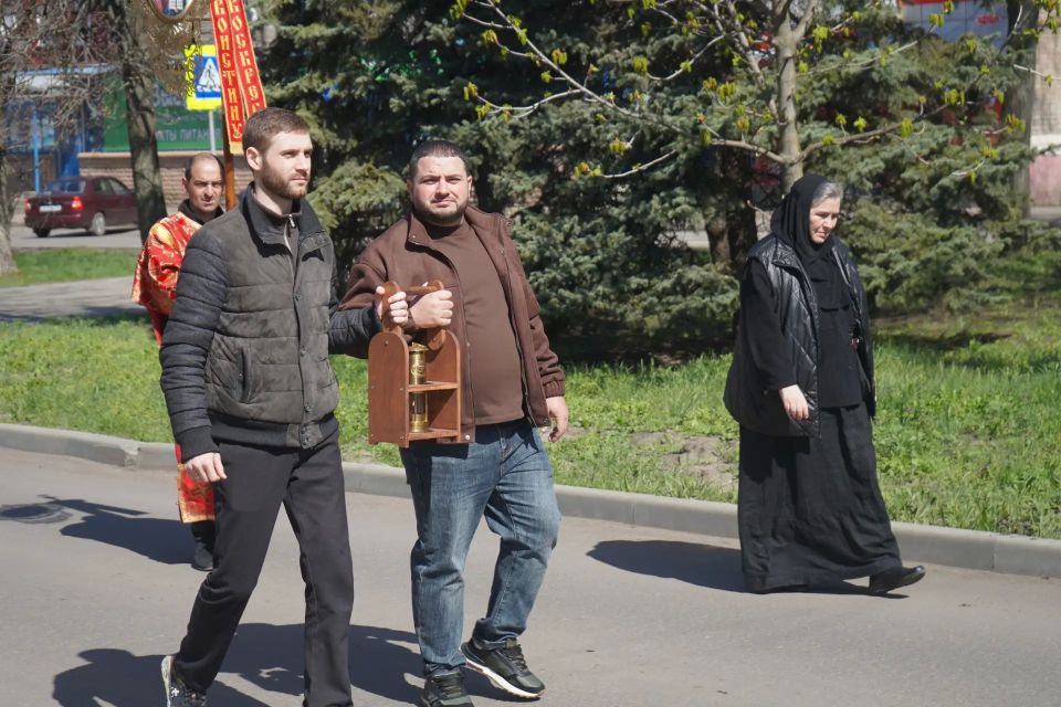 Сегодня в Свердловске состоялся Крестный ход, который объединил верующих со всех уголков нашего муниципалитета Сегодня в Свердловске состоялся Крестный ход, который объединил верующих со всех уголков нашего муниципалитета