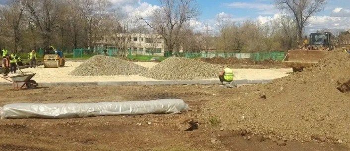 В поселке городского типа Успенка стартовали работы по созданию современной спортивной площадки В поселке городского типа Успенка стартовали работы по созданию современной спортивной площадки