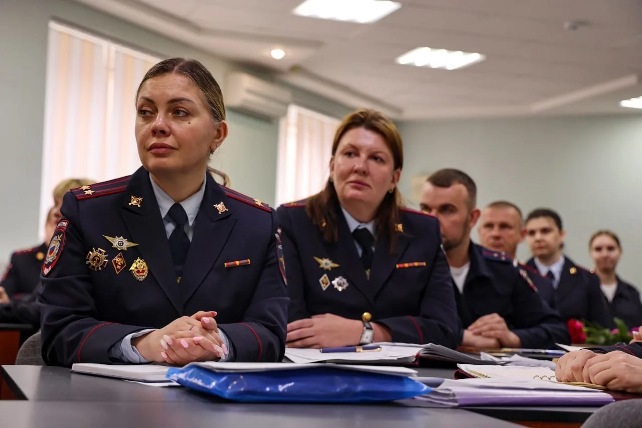 В Управлении по вопросам миграции подвели итоги деятельности за первый квартал года и наградили отличившихся сотрудников В Управлении по вопросам миграции подвели итоги деятельности за первый квартал года и наградили отличившихся сотрудников