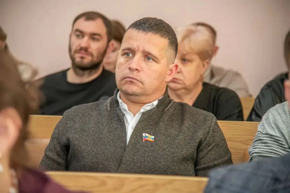 Леонид Пасечник: Продолжил рабочую поездку встречей с активистами и общественниками Леонид Пасечник: Продолжил рабочую поездку встречей с активистами и общественниками