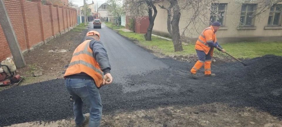 425 тонн дорожного смета вывезено с улиц Луганска 425 тонн дорожного смета вывезено с улиц Луганска