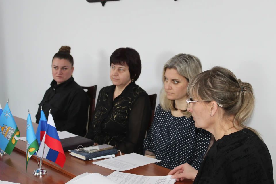 Юлия Кожухарь: Сегодня в Администрации Новопсковского муниципального округа состоялось заседание комиссии по соблюдению требований к служебному поведению муниципальных служащих и урегулированию конфликта интересов Юлия Кожухарь: Сегодня в Администрации Новопсковского муниципального округа состоялось заседание комиссии по соблюдению требований к служебному поведению муниципальных служащих и урегулированию конфликта интересов