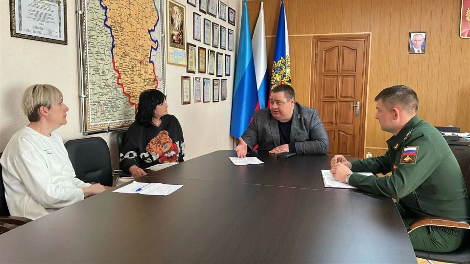Андрей Рубанцов: Вчера, во время посещения Главой Луганской Народной Республики Леонидом Ивановичем Пасечником нашего городского округа, к Главе нашей Республики обратилась ровенчанка за помощью в решении ее проблемной... Андрей Рубанцов: Вчера, во время посещения Главой Луганской Народной Республики Леонидом Ивановичем Пасечником нашего городского округа, к Главе нашей Республики обратилась ровенчанка за помощью в решении ее проблемной...