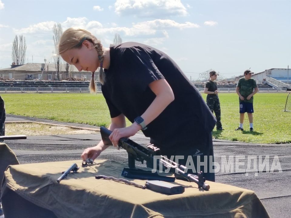 В Стаханове на стадионе «Победа» прошел муниципальный этап Всероссийской военно-патриотической игры «Зарница 2.0.» В Стаханове на стадионе «Победа» прошел муниципальный этап Всероссийской военно-патриотической игры «Зарница 2.0.»